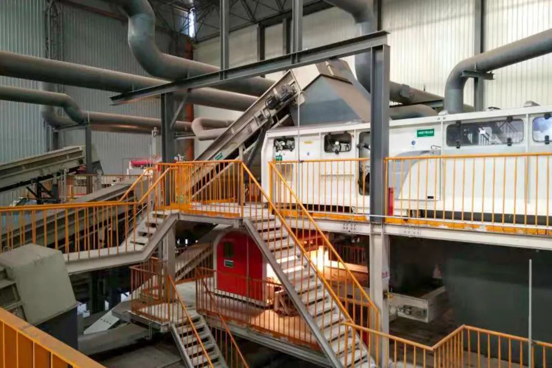2-2204020U442339.jpg